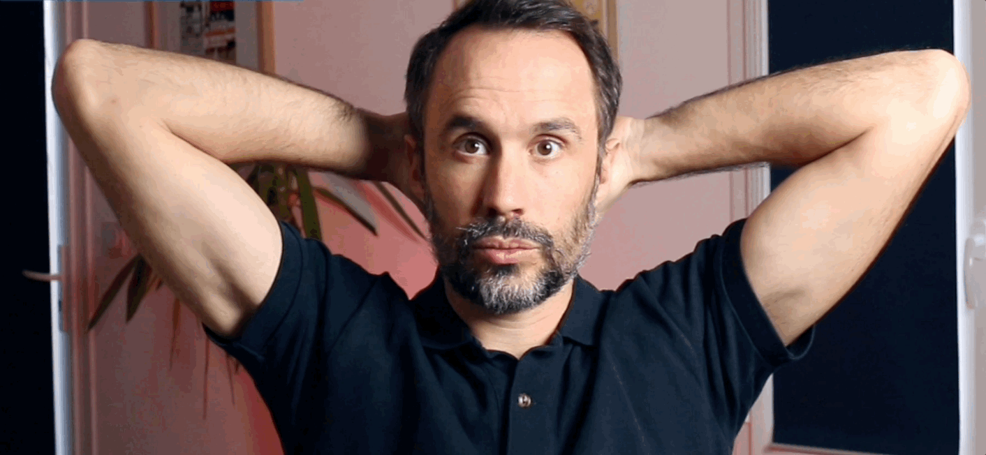 Compression de l'occiput pour détendre les cervicales